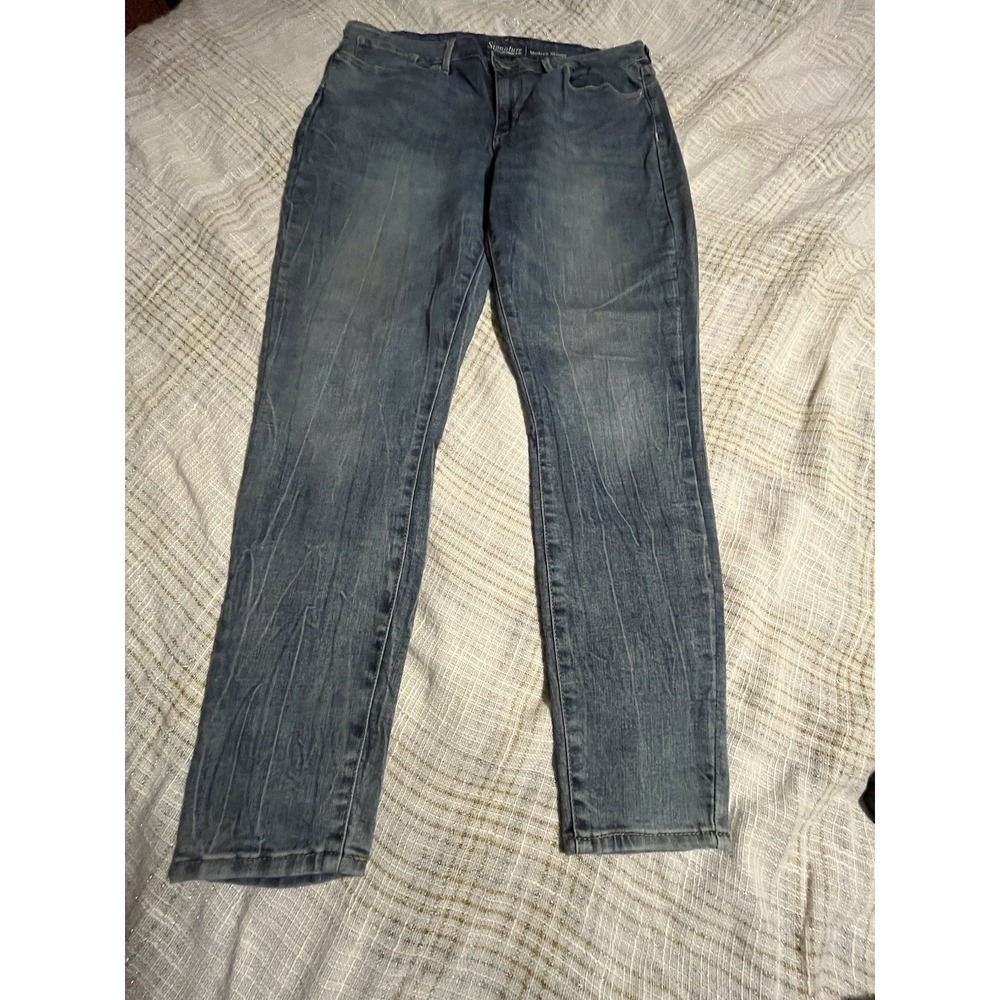 Woman's Levi's Strauss Signature Modern Skinny Fit 36 28 Blue denim Jean